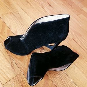 Anne Michelle cut out heels